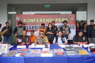 Polisi Ringkus Dua Perampok Sadis, Tembak Wajah Korban, Gasak Uang Tunai Rp742 Juta