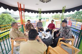 Gubri Terima Audiensi Yayasan Wakaf Islam Al Fikri Riau