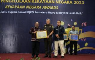 Kejati Sumut Pemenang I Kategori Pengelolaan BMN Yang Produktif dari DJKN Sumatera Utara