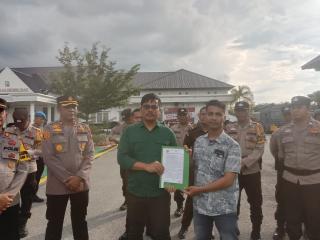 Perkebunan Sawit PT. DSI Diduga Tak Kantongi Izin HGU, Puluhan Massa Demo di Kejari Siak