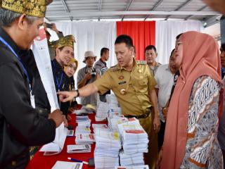 Menjelang Pemilu 2024, Bersama Pj Bupati Kampar KPU Kampar Gelar Simulasi Pemungutan Suara