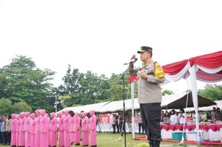 Kapolda Riau Pimpin Kenaikan Pangkat 808 Personel