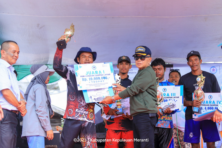 Plt Bupati Asmar Resmikan Lomba Pacu Sampan Layar di Desa Bandul