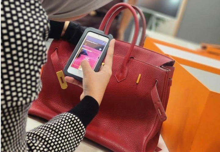 Pusat Pemulihan Aset Akan Melelang 6 Tas Hermes Milik Istri Terpidana Benny Tjokrosaputro.