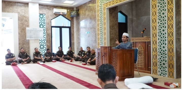Pengajian Rutin di Kejati Riau Bahas Tata Cara Mengurusi Jenazah dalam Agama Islam