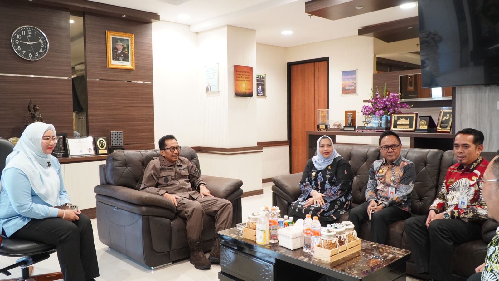 Kepala Kejaksaan Tinggi Riau Terima Kunjungan Kerja Sekaligus Silaturahmi Bupati Bengkalis