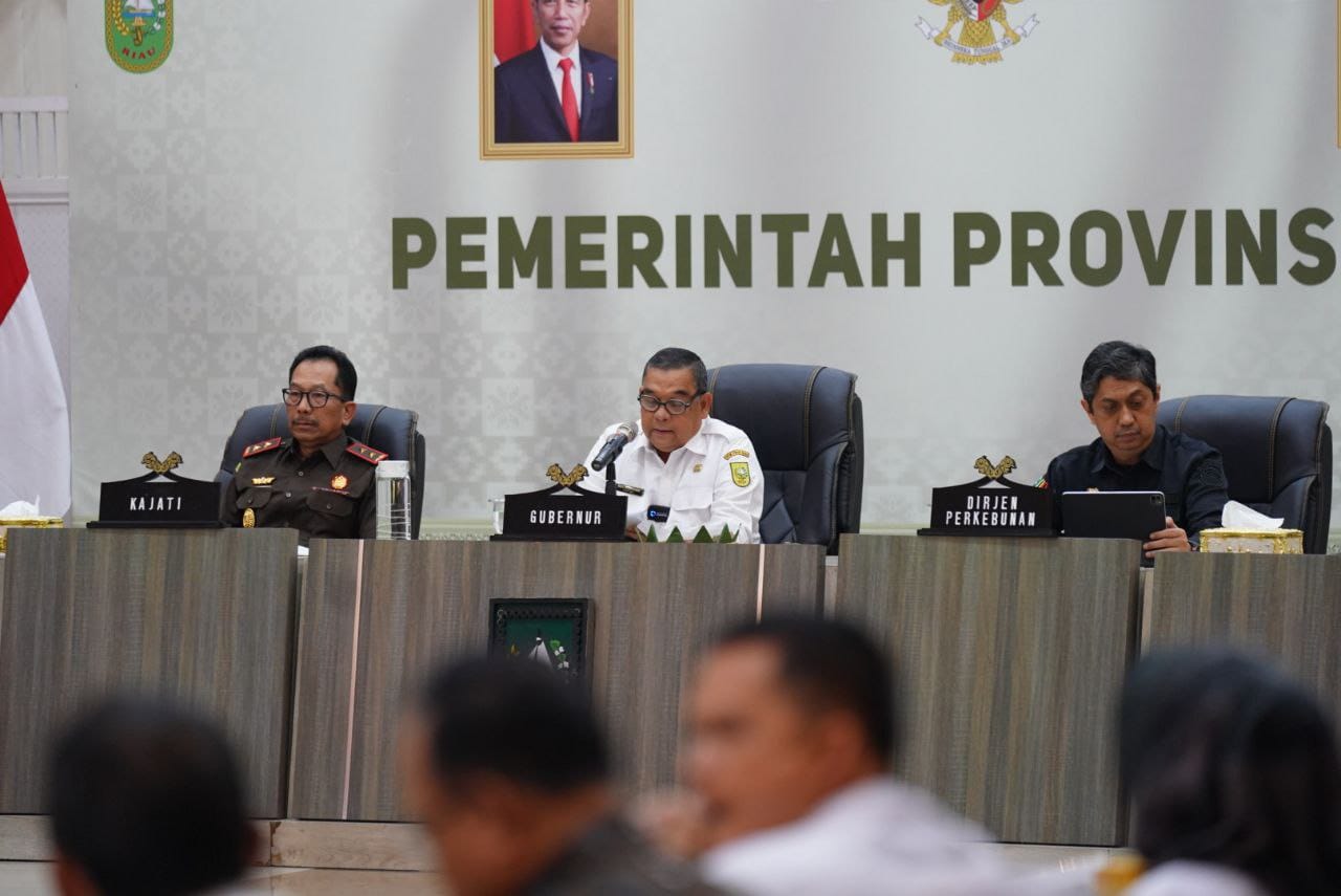 Kajati Akmal Abbas Hadiri Rakor Masalah Konflik Lahan dan Kebun Masyarakat Riau