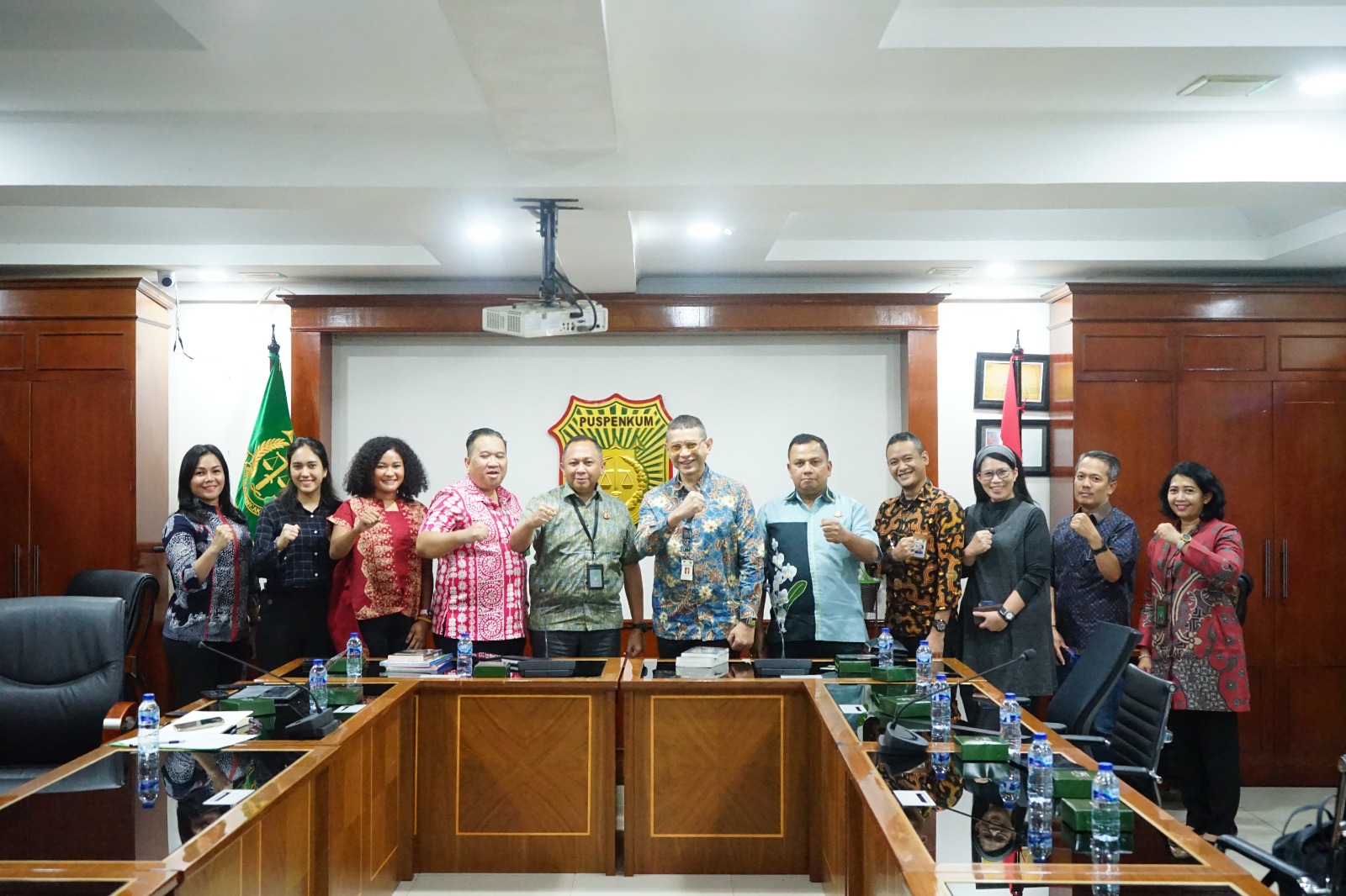 Kapuspenkum Dr. Ketut Sumedana Terima Audiensi Pejabat FIKOM Universitas Prof. Dr. MoestopoÂ