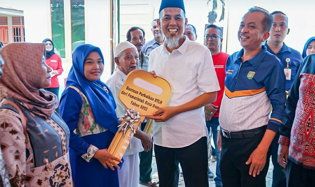 Wako Serahkan Secara Simbolis 5 Bantuan Rumah Layak Huni dari Pemprov Riau Dan APBD Kota DumaiÂ