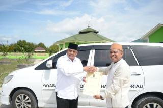 Dukung Yayasan Penghafal Alquran, Gubri Edy Nasution Serahkan Kendaraan Operasional