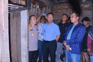 Pj Wali Kota Pekanbaru Tinjau Bedah Rumah Warga di Simpang Baru
