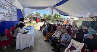 Roem Diani Dewi Laksanakan SosperÂ Perda 14 Tahun 2018 di Jalan Tanjung Jati