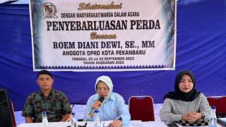 Anggota DPRD Roem Diani Dewi Gelar Penyebarluasan Perda di Jalan Tanjung Datuk