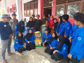 Forum Anak Lubuk Garam Salurkan Bantuan Korban Banjir