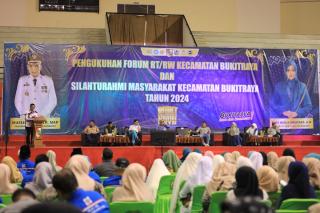 Forum RT/RW Bukit Raya Dikukuhkan, Pemko Ajak Dukung Program Prioritas