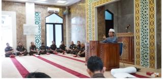 Pengajian Rutin di Kejati Riau Bahas Tata Cara Mengurusi Jenazah dalam Agama Islam
