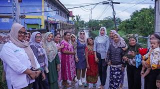 Iyeth Bustami, Caleg DPR RI Nomor Urut 1 dari PKB Kunjungi Korban Banjir di Pekanbaru