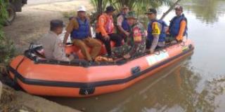 Tragis! Terpegang Kabel Listrik Saat Mancing, Siswa di Inhu Hilang Tenggelam