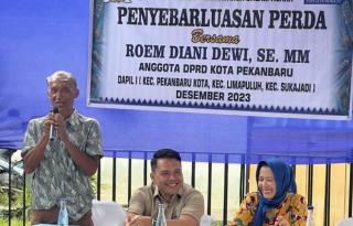 Anggota DPRD Pekanbaru Roem Diani Dewi Gelar Sosper di Jalan Kampar