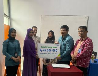BPJamsostek Pekanbaru Panam Serahkan Santunan JKM ke Ahli Waris Siswa SMK Global