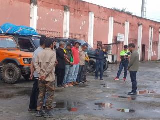 Salurkan Bantuan Banjir ke Daerah Sulit, Pemkab Gandeng IOF Kampar