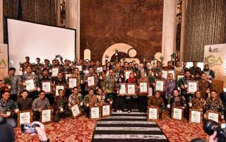 Pertamina Patra Niaga Regional Sumbagut Raih 7 Penghargaan Indonesia Green Awards 2024