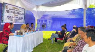 Roem Diani Dewi Gelar Penyebarluasan Perda 14 Tahun 2018 di Jalan Usaha