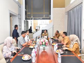 Pj Bupati Kampar Pimpin Rapat Bersama PT. BPR Sari Madu