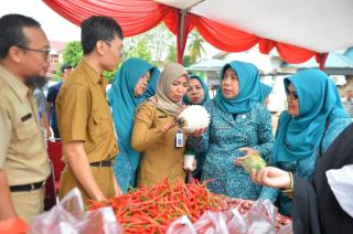 Tekan Inflasi, Disperindagkop bersama TP PKK Riau Gelar Pasar Murah di Pekanbaru