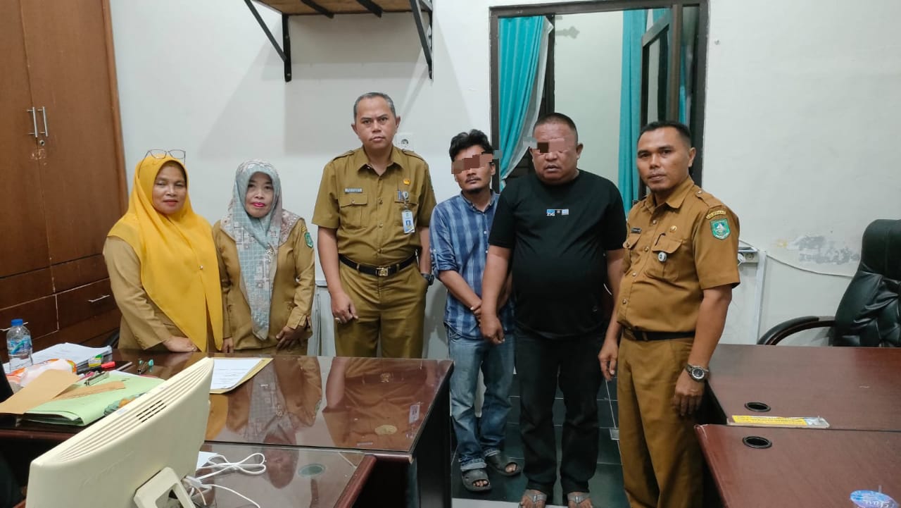 Dinsos Bengkalis Pulangkan Dua Manusia Silver ke Kampung Halamannya