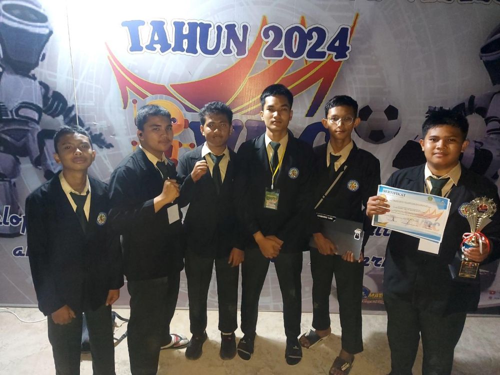 Tim Robotik MAN 1 Pekanbaru Raih Juara 2 Pada Ajang Vocapay Robotik Competition