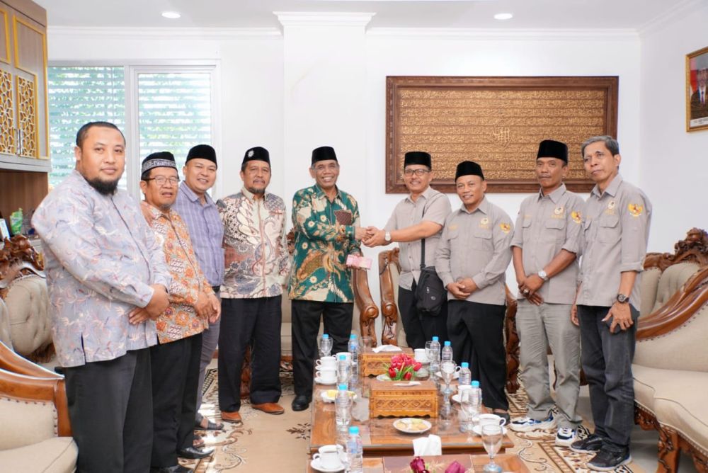 PBSR Serahkan Dana Wakaf untuk Pembangunan Gedung Tajdid Center UMRI