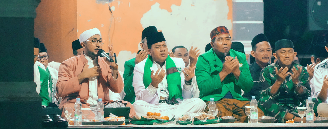 Bupati dan Ribuan Warga Hadiri Kuansing Bershalawat di Lapangan Limuno