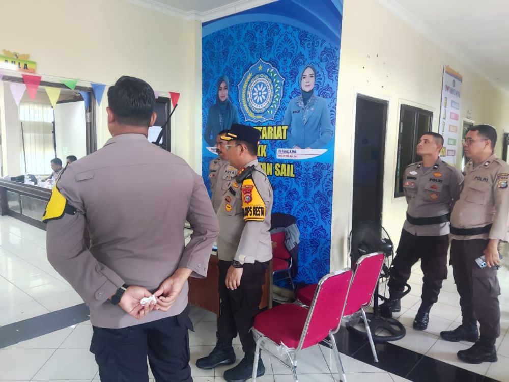 Wakapolresta Pekanbaru Pantau Pembukaan Rekapitulasi Suara di Kecamatan Sail