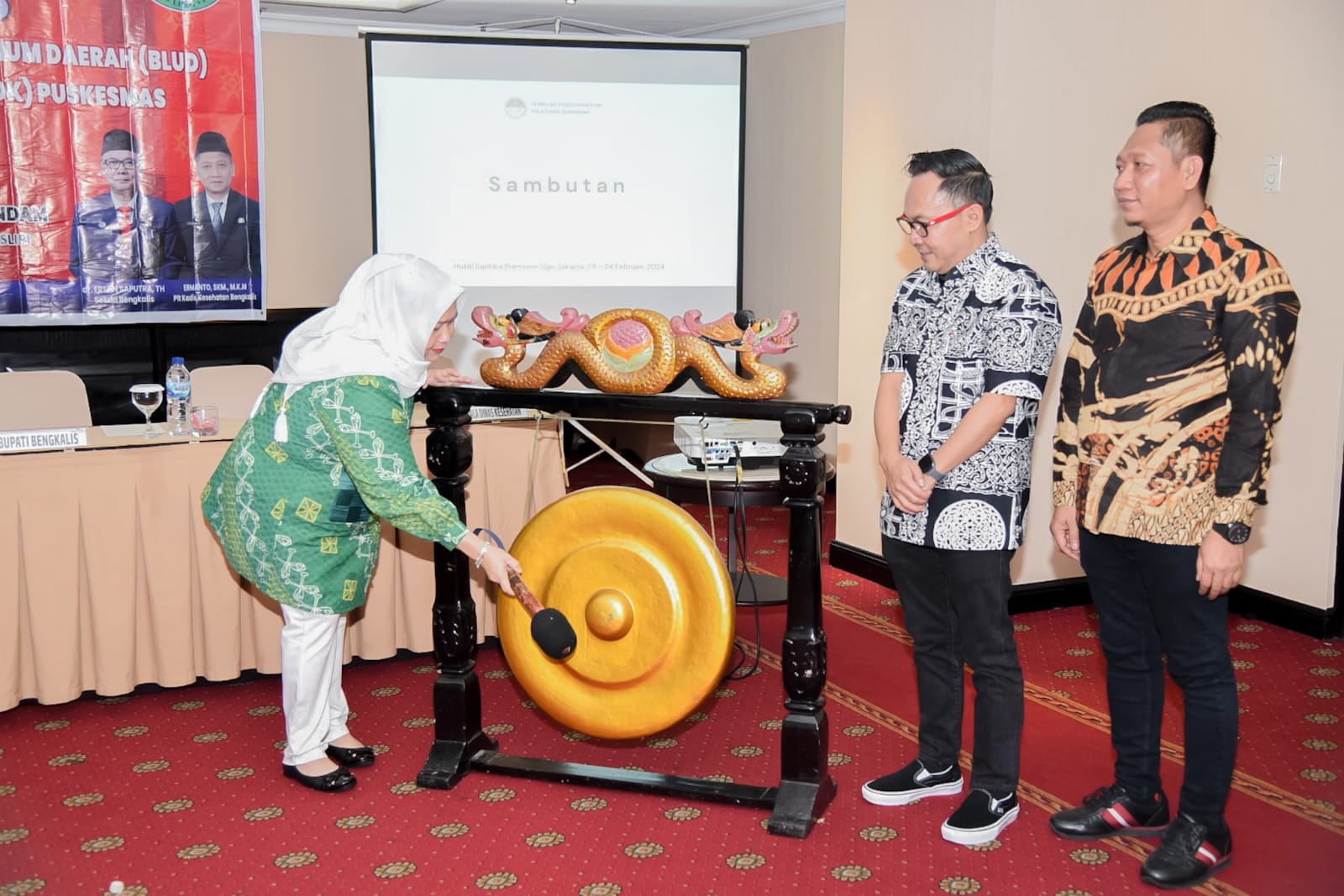 Bupati Kasmarni Buka Bimtek BLUD dan BOK