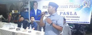 Roni Pasla Gelar Sosper Kepada Warga Tuah Madani dan Bina Widya