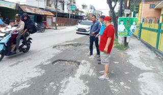 Komisi I DPRD Pekanbaru Tinjau Jalan Rusak Akibat Penggalian PDAM