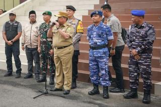 Gubri Edy Natar Hadiri Pelepasan Pergeseran Pasukan BKO Polda Riau