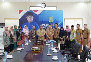 Gubri Terima Audiensi Himpunan Guru Relokasi Riau