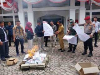 KPU Kuansing Musnahkan 350 Lembar Surat Suara