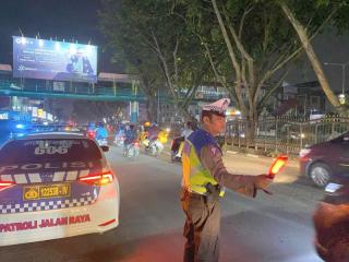 Ditlantas Polda Riau Laksanakan Blue Light Patrol Pasca Pemilu 2024