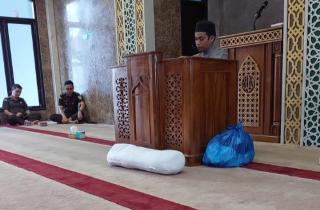 Dalam Pengajian Rutin, Pegawai Muslim Kejati Riau Pelajari Tata Cara Mengkafani Jenazah