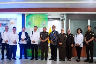 Di Bandara SSK, Wakajati Riau Sambut Kedatangan Direktur B Jamintel Kejaksaan Agung RI