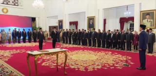 Presiden Jokowi Lantik Hadi Tjahjanto Jadi Menko Polhukam dan AHY Jadi Menteri ATR