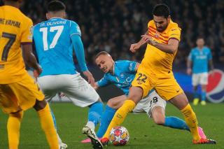 Liga Champions: Napoli Tahan Imbang Barcelona dengan Skor 1-1