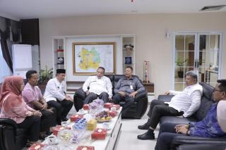 Diskusi Pembangunan RSUD, Wali Kota Solok Juga Undang Pemko Pekanbaru Hadiri Panen Raya