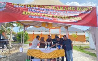 Hari Ini, Kejari Rohil Musnahkan Barang Bukti Perkara Tindak Pidana Umum