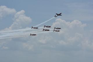 Usai Ikuti Air Show di Singapura, Pesawat Jupiter Aerobatic Team Singgah di Pekanbaru