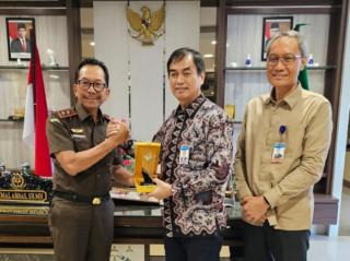 Kajati Riau Menerima Kunker dan Silaturahmi Pejabat Perwakilan Bank Indonesia Provinsi Riau