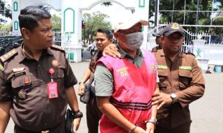 Saat Transit di Bandara Pattimura, Tersangka Dugaan Tipikor "TB" Ditangkap dan Ditahan Kejati Maluku